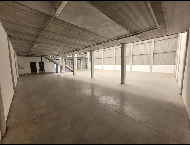 608M² WAREHOUSE TO LET IN STIKLAND INDUSTRIAL